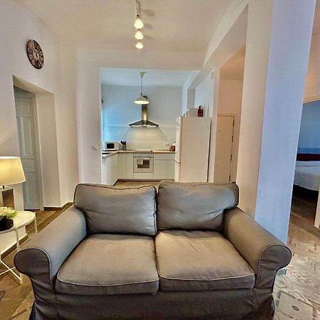 Acogedor Apt 8Pax 4Bdr 2Bth - Cozyhomesevilla1 ภายนอก รูปภาพ