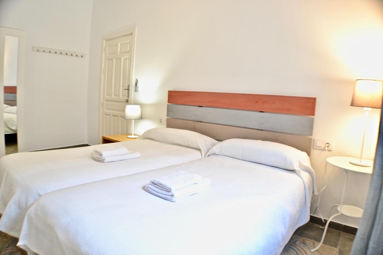Acogedor Apt 8Pax 4Bdr 2Bth - Cozyhomesevilla1 ภายนอก รูปภาพ