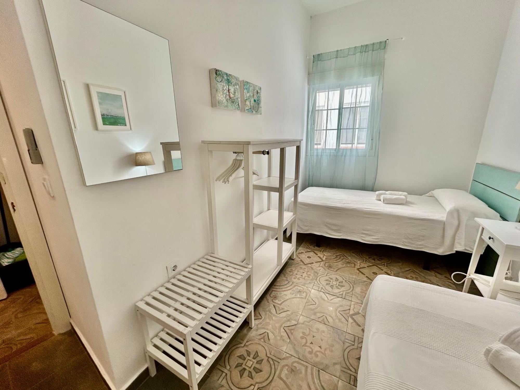 Acogedor Apt 8Pax 4Bdr 2Bth - Cozyhomesevilla1 ภายนอก รูปภาพ