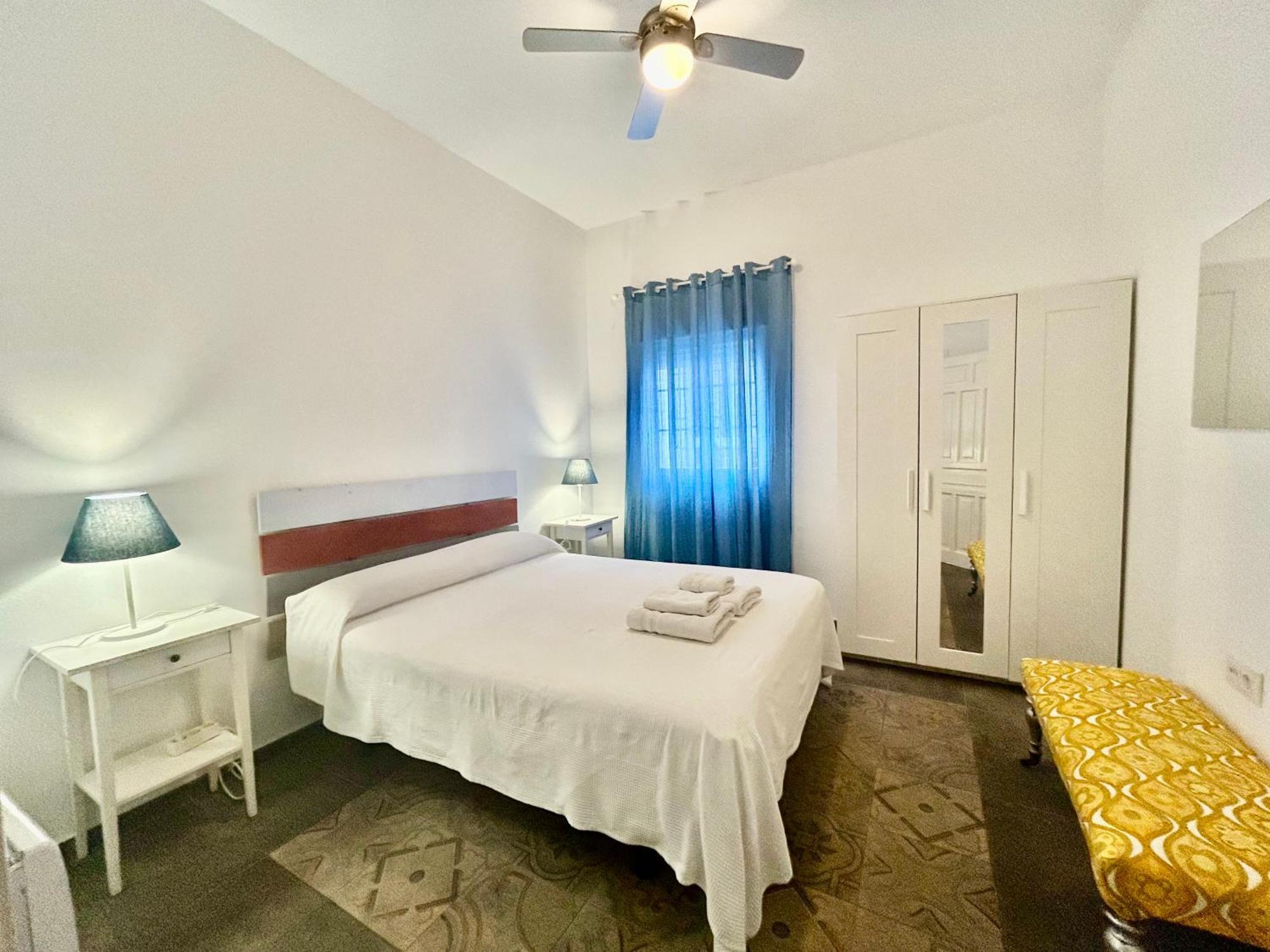 Acogedor Apt 8Pax 4Bdr 2Bth - Cozyhomesevilla1 ภายนอก รูปภาพ