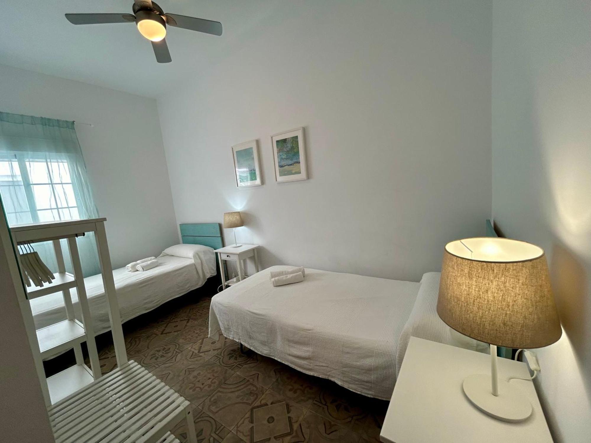Acogedor Apt 8Pax 4Bdr 2Bth - Cozyhomesevilla1 ภายนอก รูปภาพ