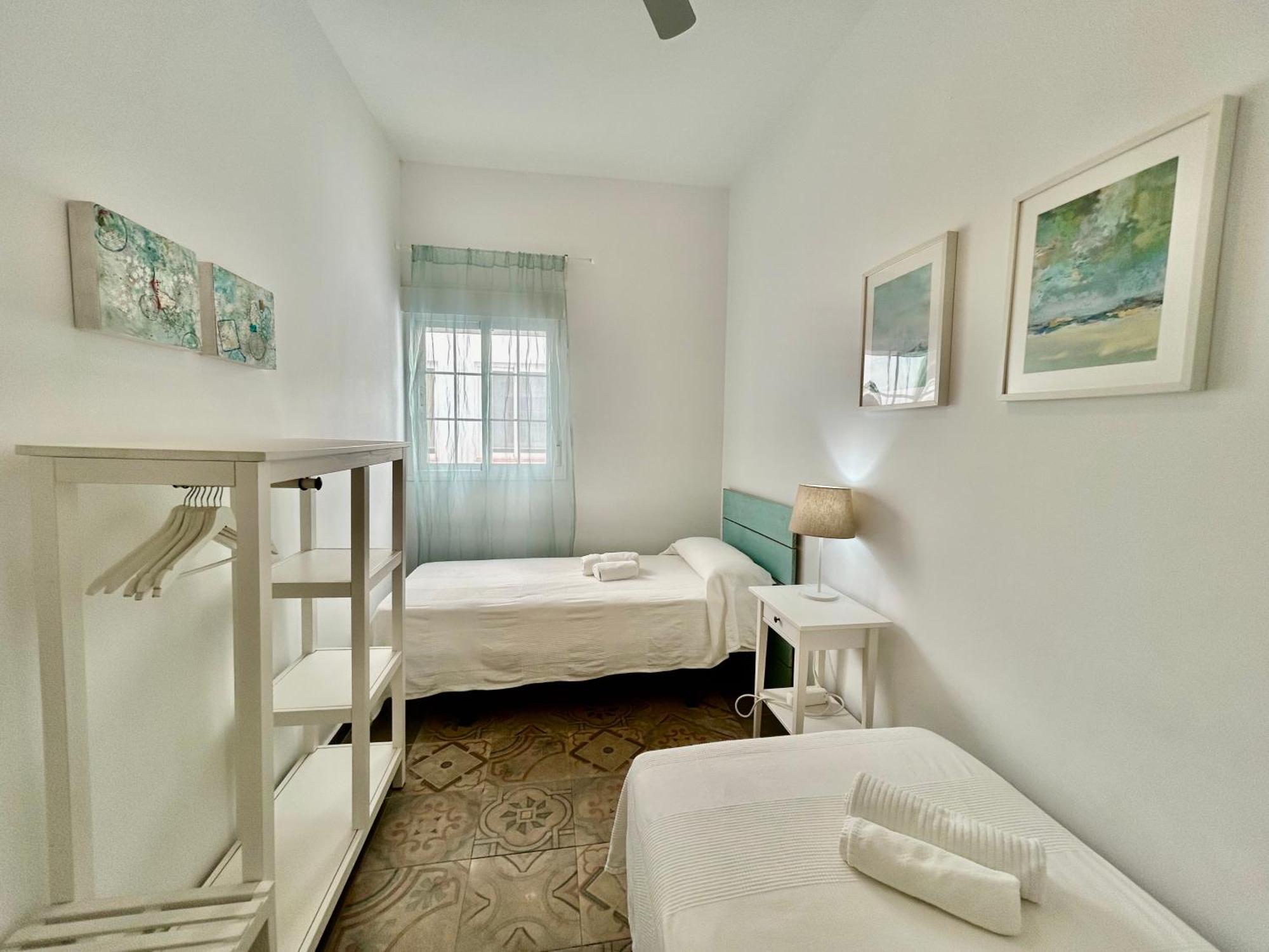 Acogedor Apt 8Pax 4Bdr 2Bth - Cozyhomesevilla1 ภายนอก รูปภาพ