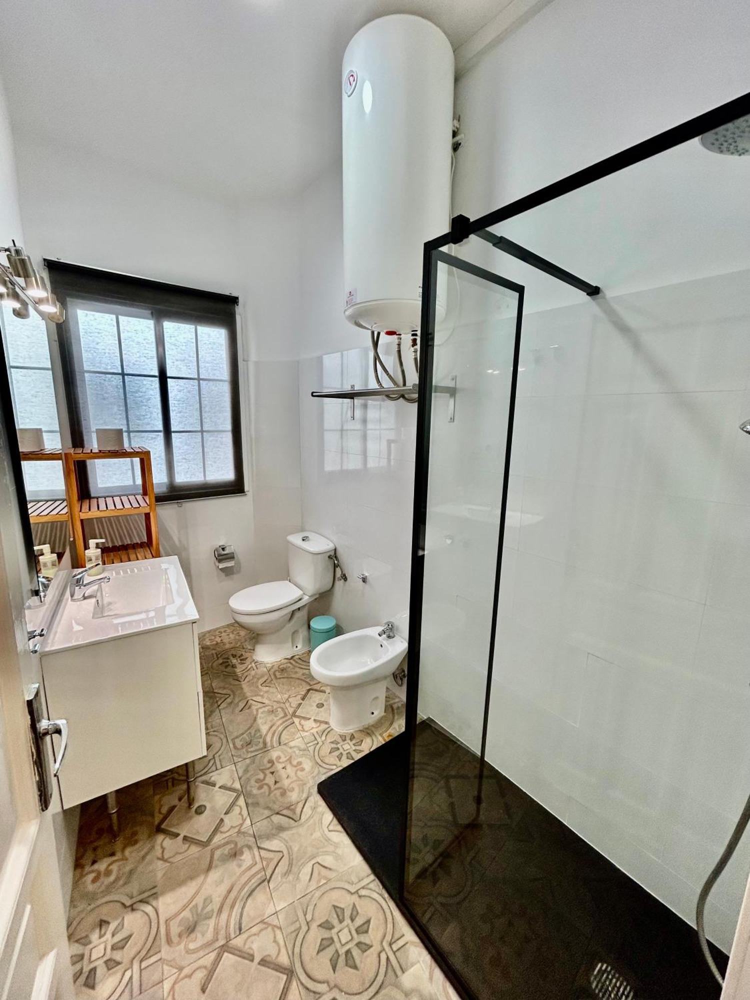 Acogedor Apt 8Pax 4Bdr 2Bth - Cozyhomesevilla1 ภายนอก รูปภาพ