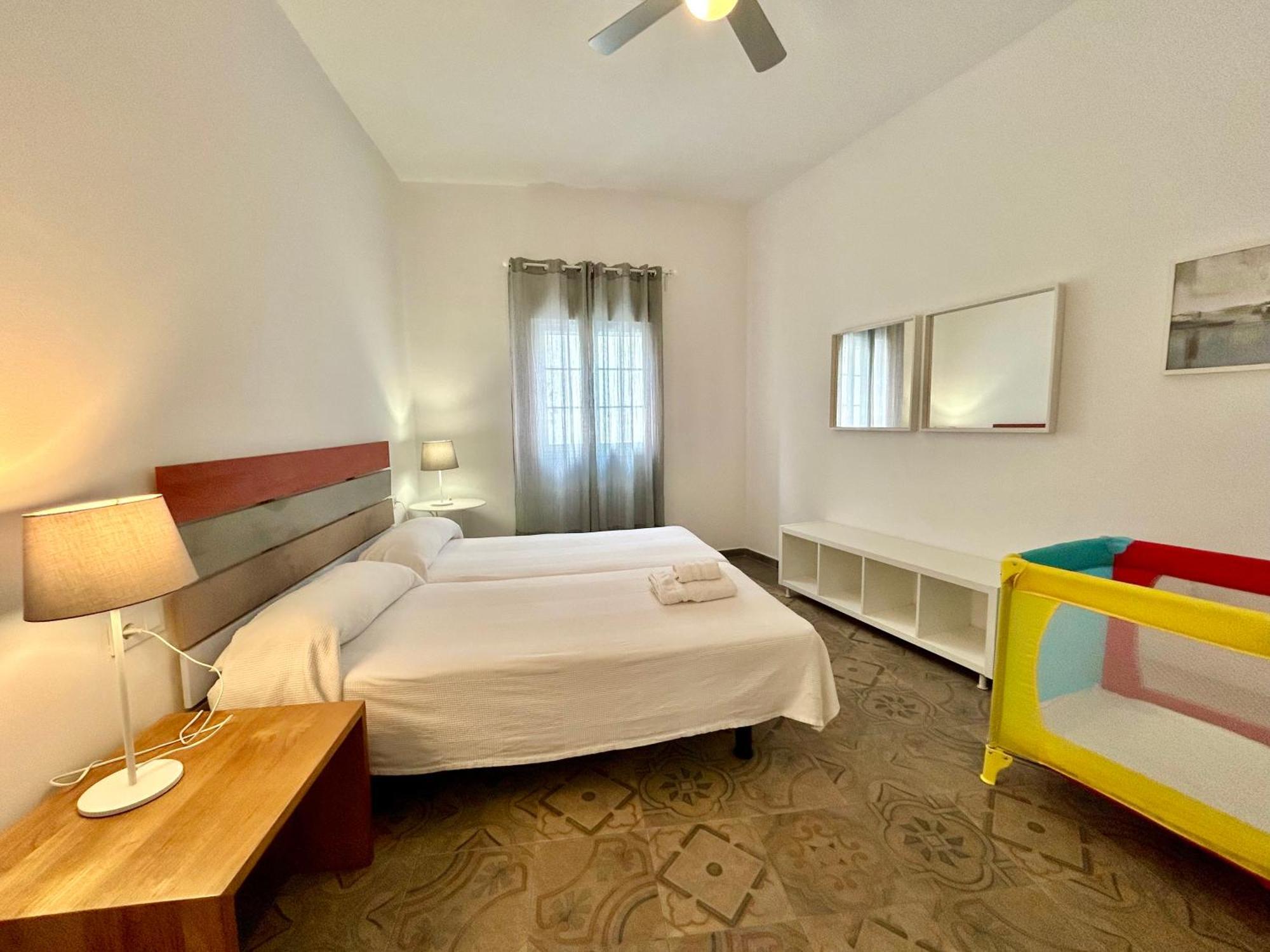 Acogedor Apt 8Pax 4Bdr 2Bth - Cozyhomesevilla1 ภายนอก รูปภาพ