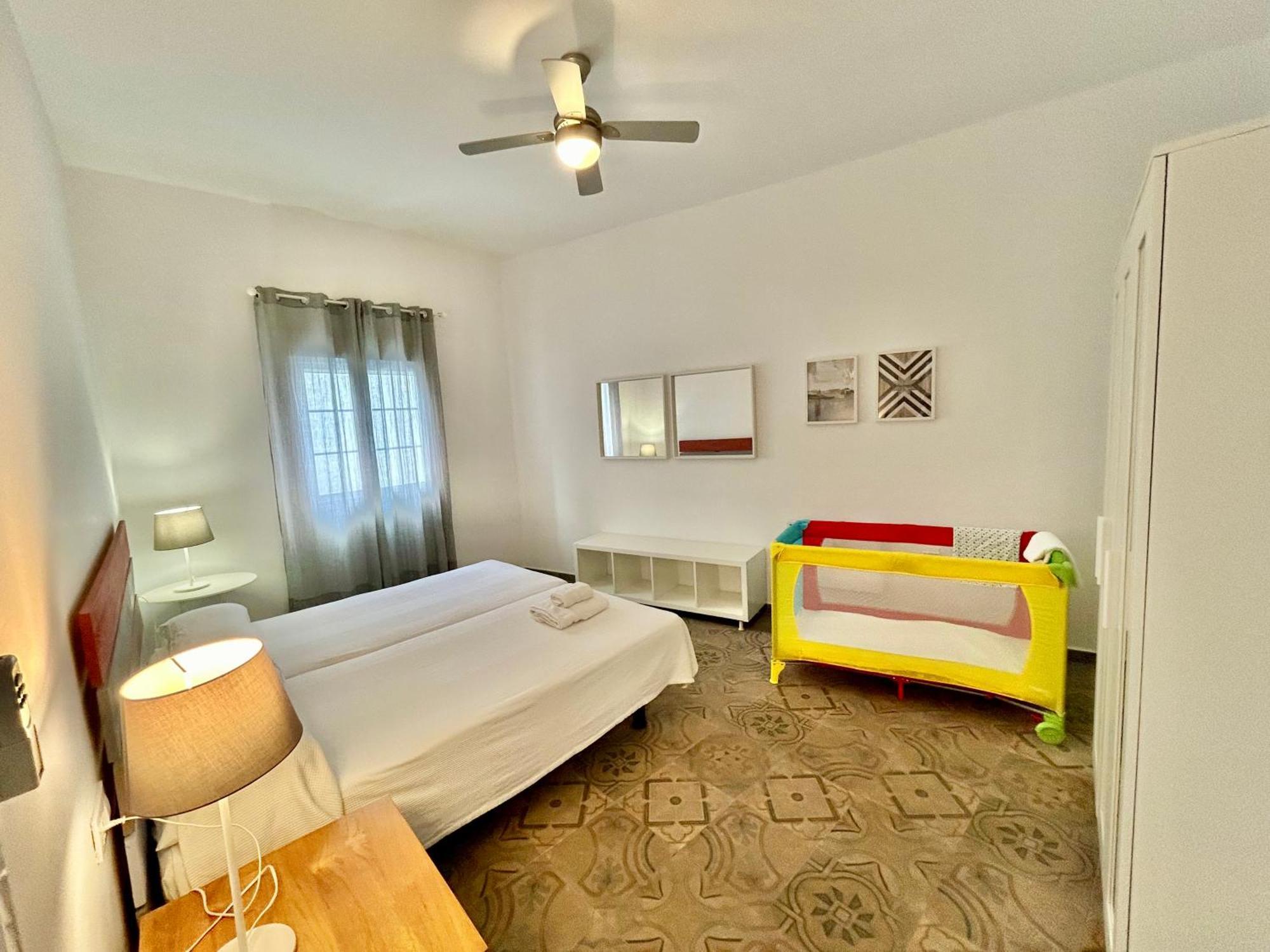 Acogedor Apt 8Pax 4Bdr 2Bth - Cozyhomesevilla1 ภายนอก รูปภาพ