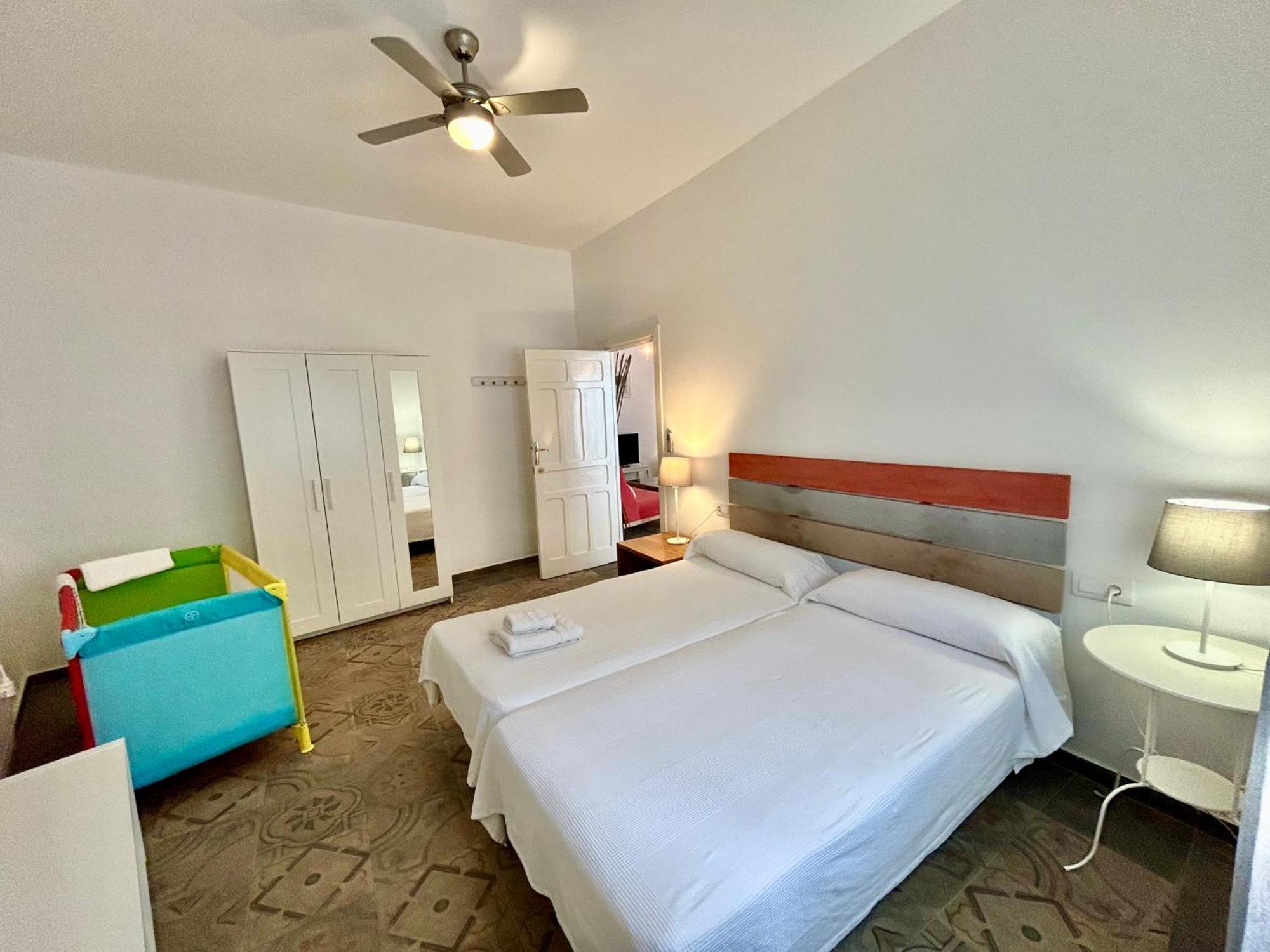 Acogedor Apt 8Pax 4Bdr 2Bth - Cozyhomesevilla1 ภายนอก รูปภาพ