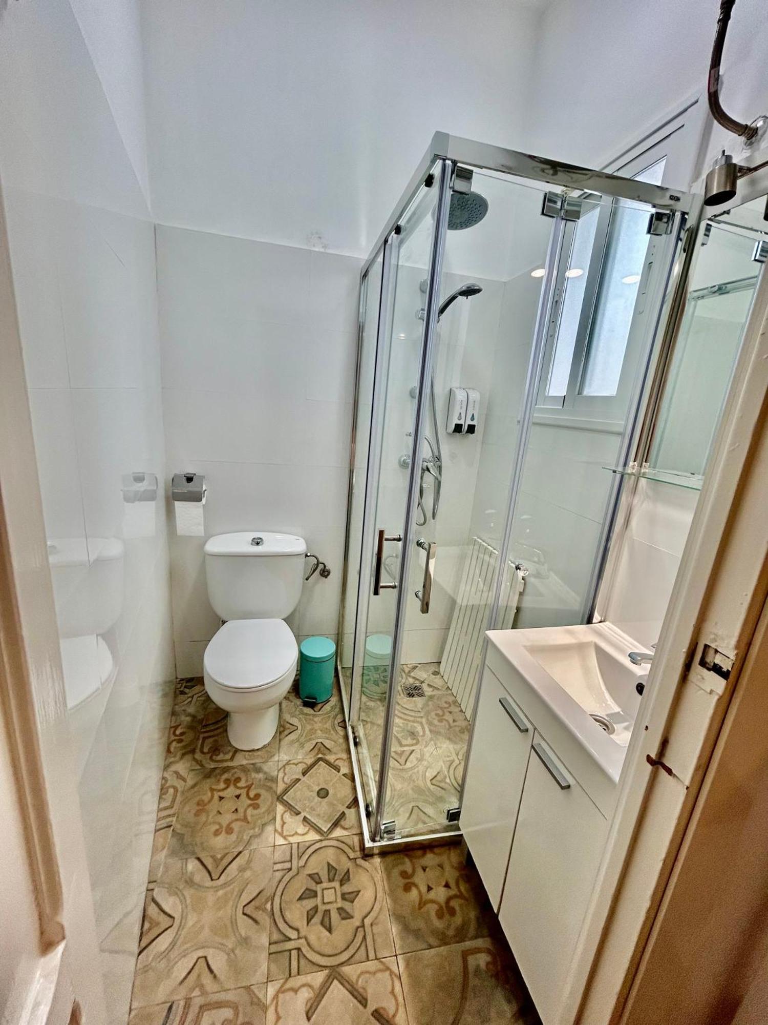 Acogedor Apt 8Pax 4Bdr 2Bth - Cozyhomesevilla1 ภายนอก รูปภาพ